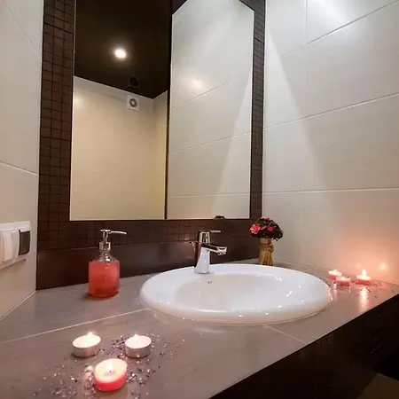 With Jacuzzi On Nezavisimosti 46 Apartment Minsk