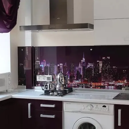 With Jacuzzi On Nezavisimosti 46 Apartment